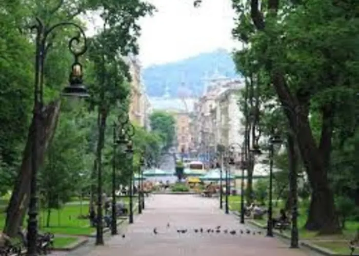 Nice Apartments Daire Lviv